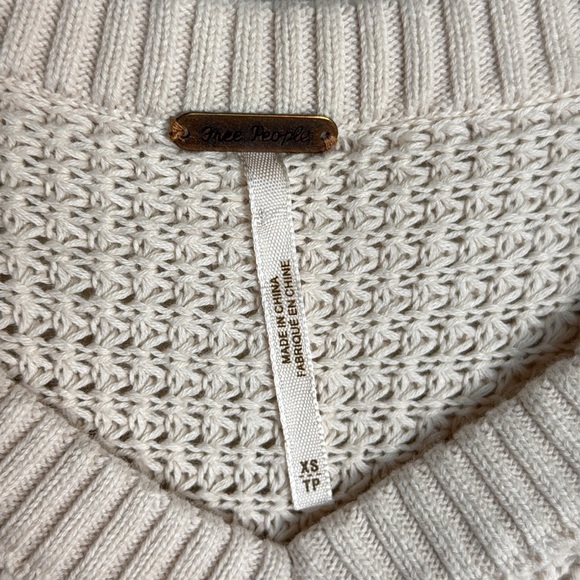 Free People Cold Shoulder Waffle Knit Long Sleeve Sweater Size XS Oversized Boho - Picture 3 of 8